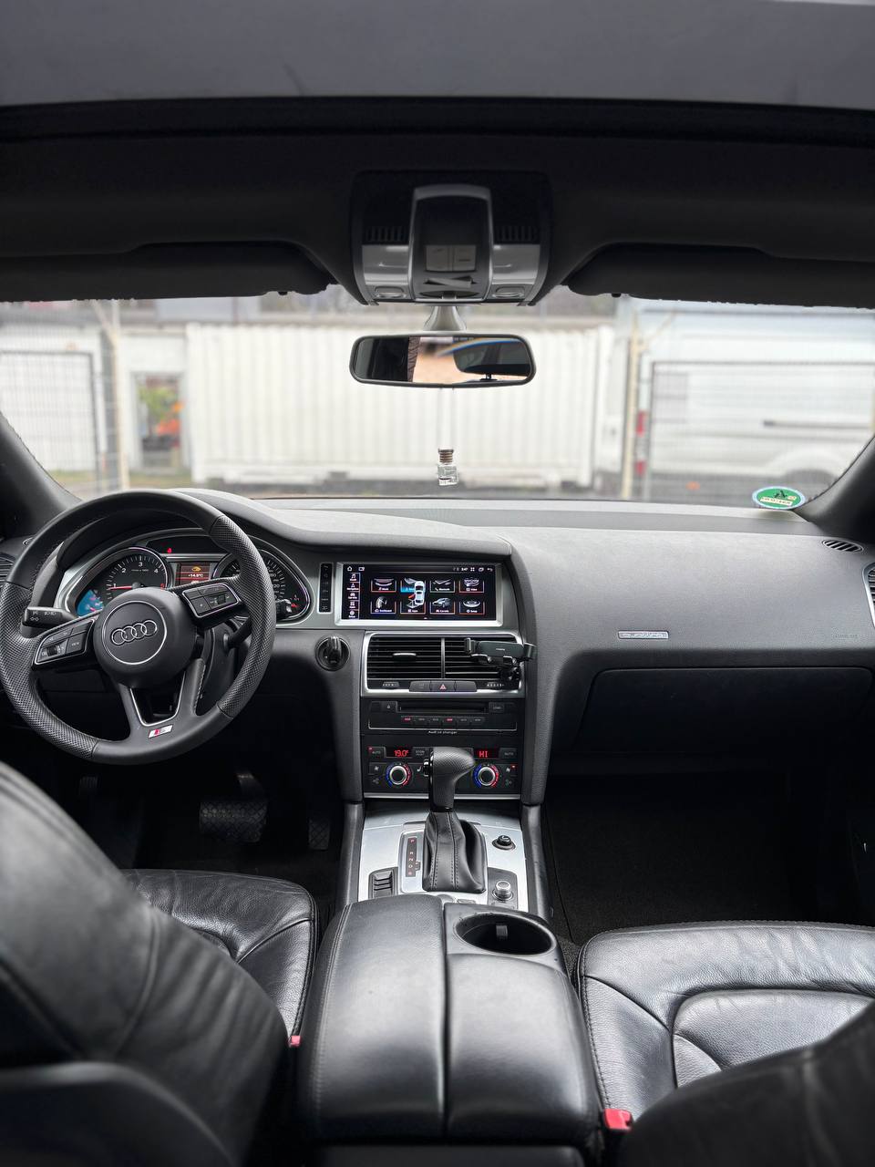 Foto 6 von 12 – AUDI AUDI Q7