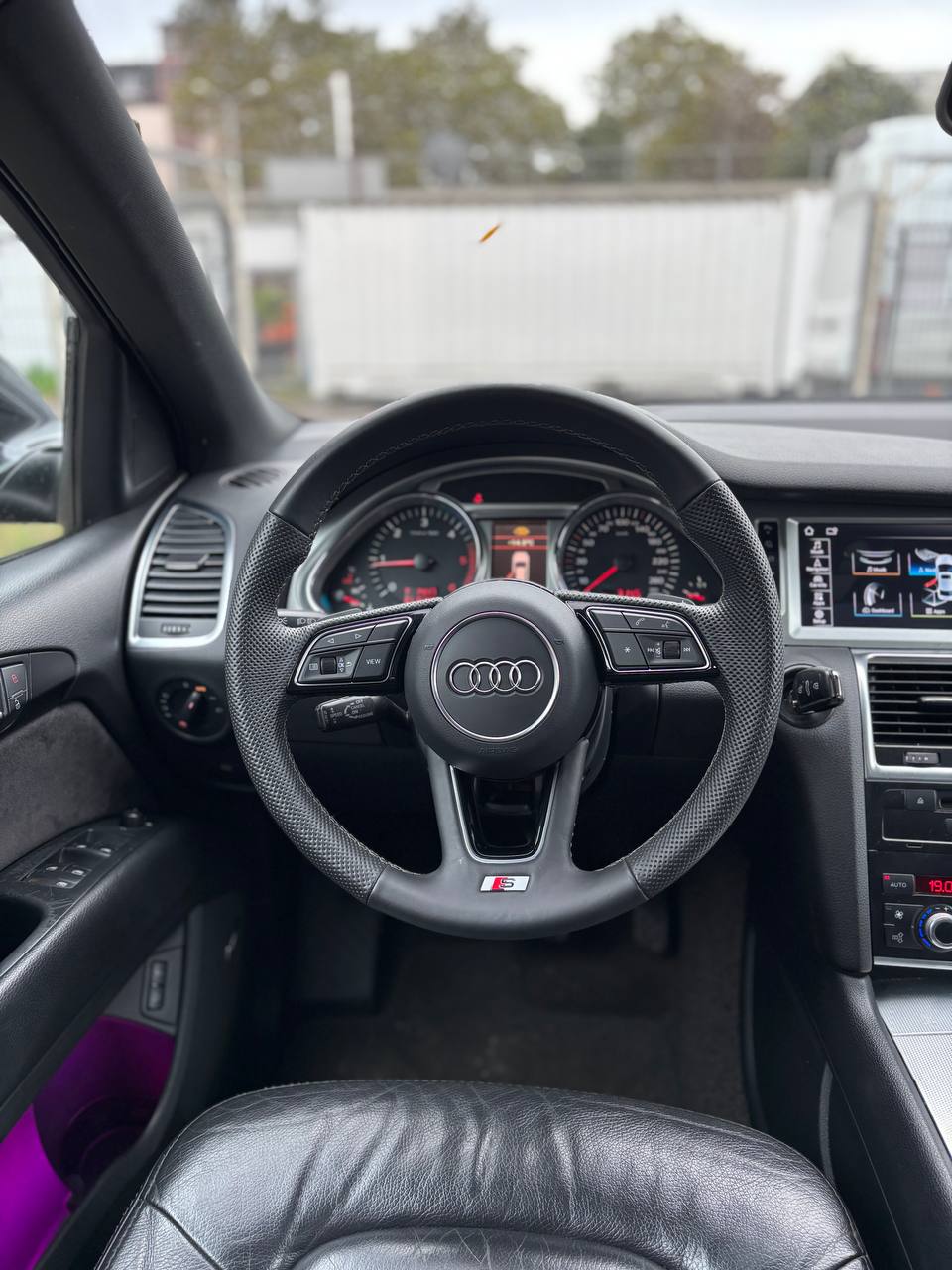 Foto 9 von 12 – AUDI AUDI Q7