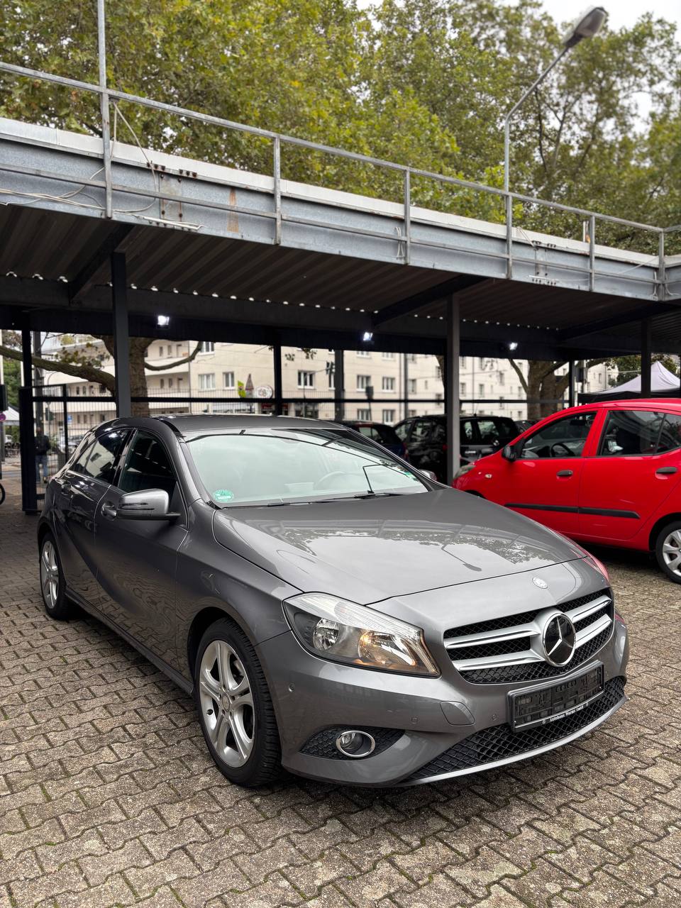 MERCEDES-BENZ A 200